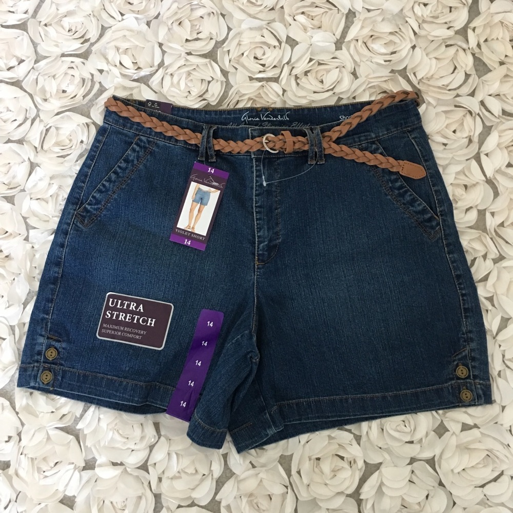 Gloria Vanderbilt stretch slimming effect shorts